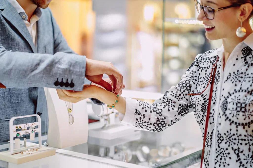 تسوق سهل وآمن مع Damas Jewellery تجربة استثنائية بكل ثقة
