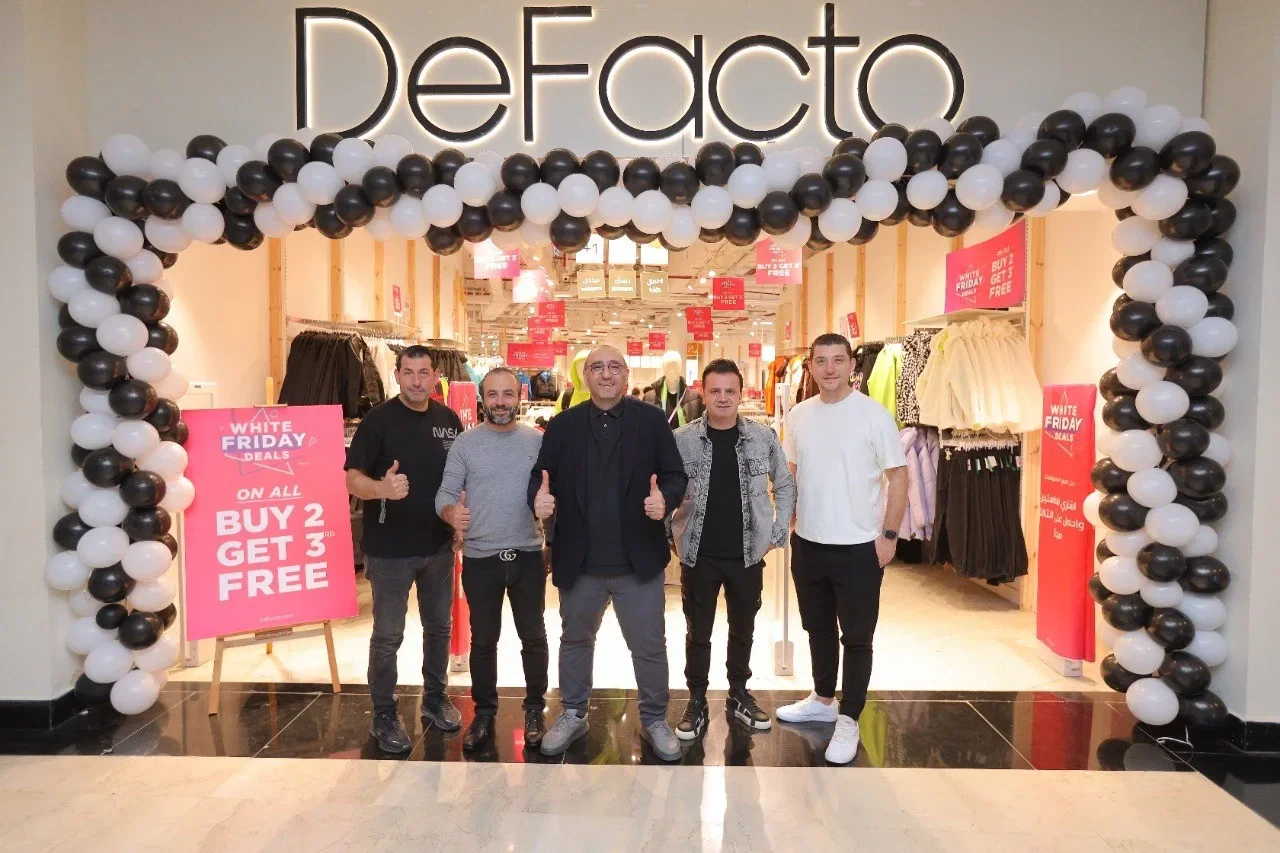 نبذة عن ديفاكتو رحلة مميزة في عالم الأزياء العصرية