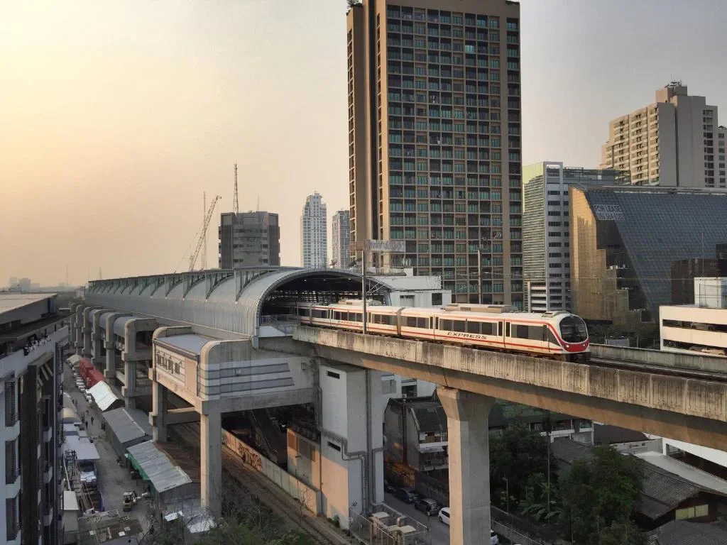 Top High Airport Link Hotel