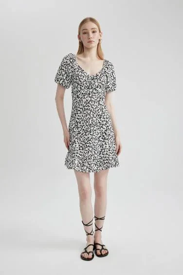 فستان نص كم قصير بقصة A