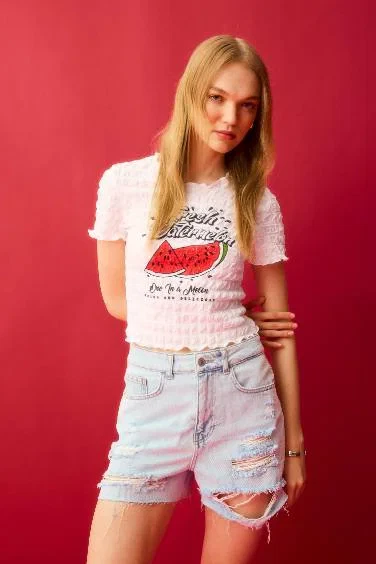 تيشيرت نص كم سليم فيت برقبة مستديرة