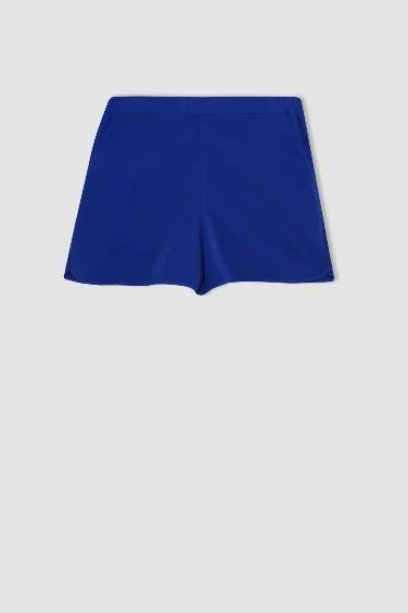 شورت بحر قصة عادية من Fall in Love