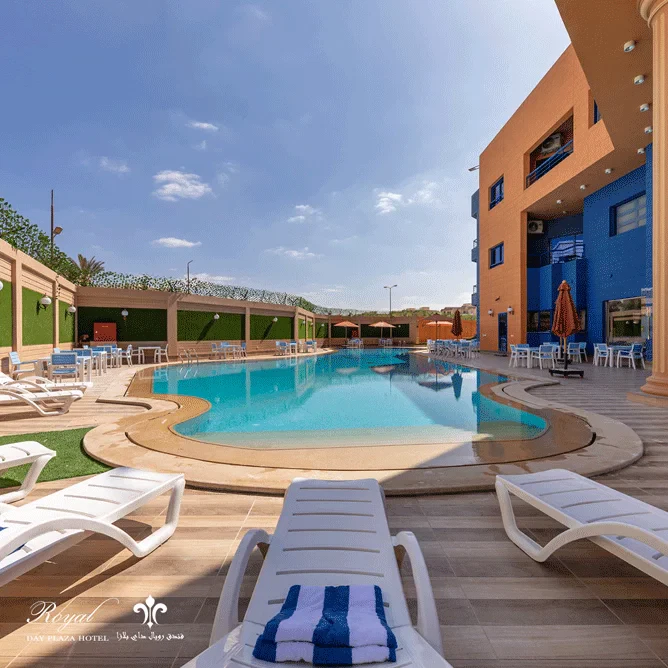 إقامة ليلة مع الوجبات في غرف فندقية مميزة على أكثر من ڤيو في فندق رويال داي بلازا، السادس من أكتوبر!