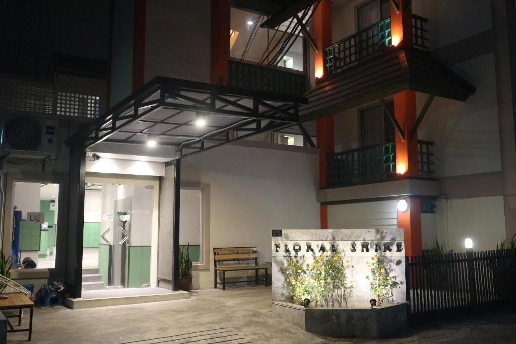 بيت شباب إل 42 مطار سوفارنابومي (L42 Hostel Suvarnabhumi Airport)
