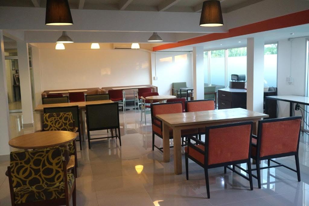 بيت شباب إل 42 مطار سوفارنابومي (L42 Hostel Suvarnabhumi Airport)
