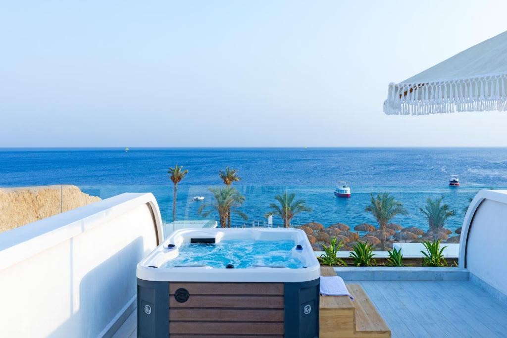 منتجع وايت هيلز (White Hills Resort)