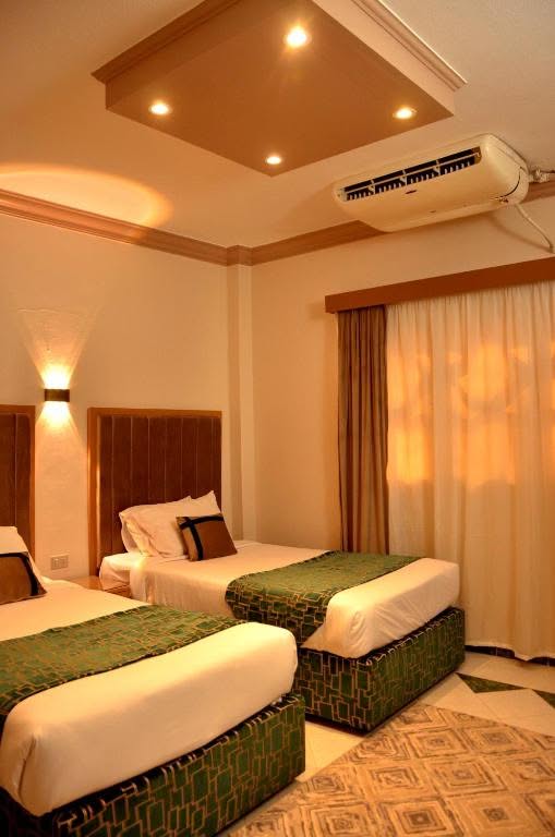 منتجع دايف إن (Dive Inn Resort)
